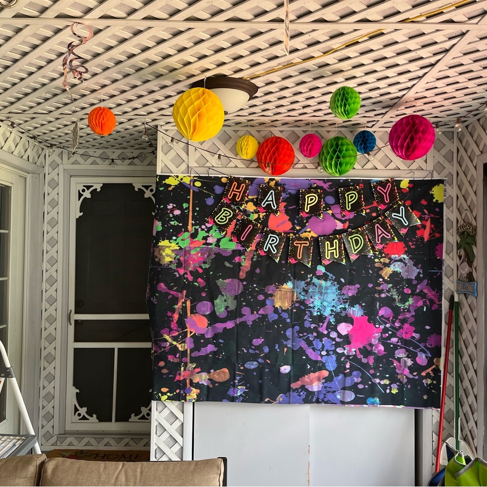 Paint splatter backdrop - Picture 3 of 3